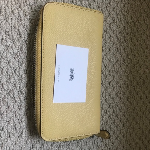 coach wallet - Picture 4 of 8